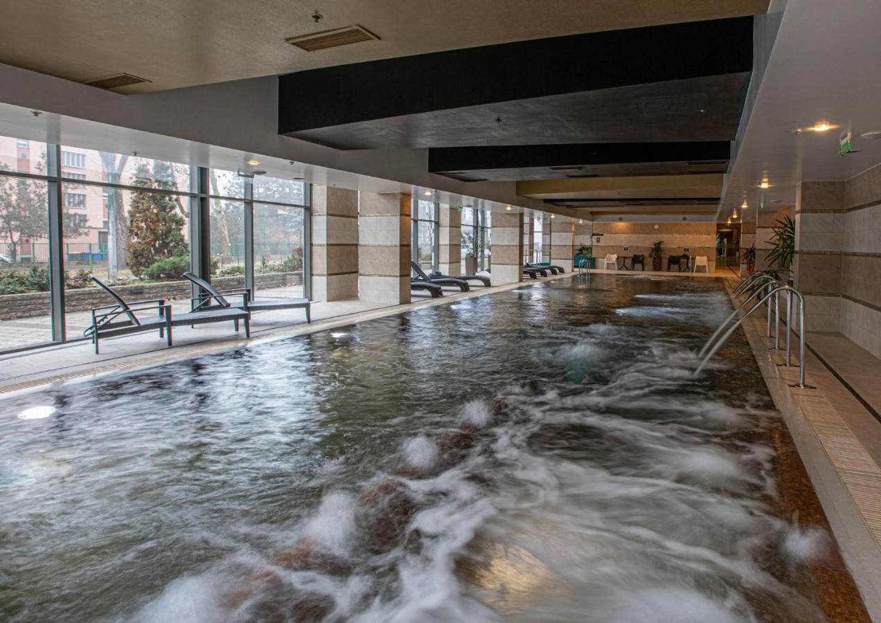 Hotel Divinus Дебрецен Екстериор снимка Spa in the hotel