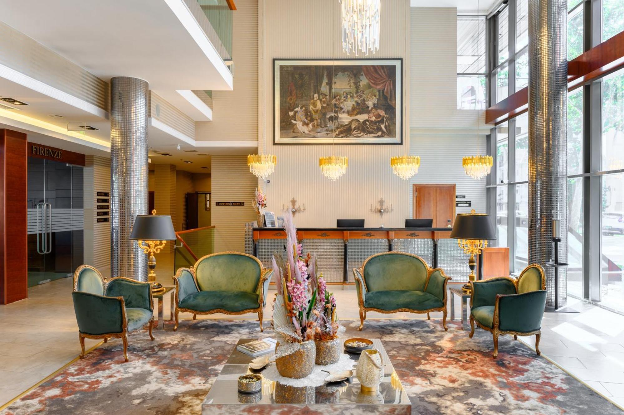 Hotel Divinus Дебрецен Екстериор снимка The lobby of the hotel